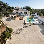 Lovely Vacation In Λουλέ
