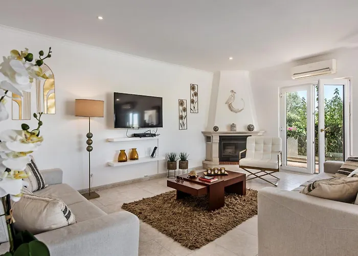 Дом отдыха Lovely Vacation In Лоле